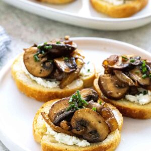 Roasted Mushrooms Crostini